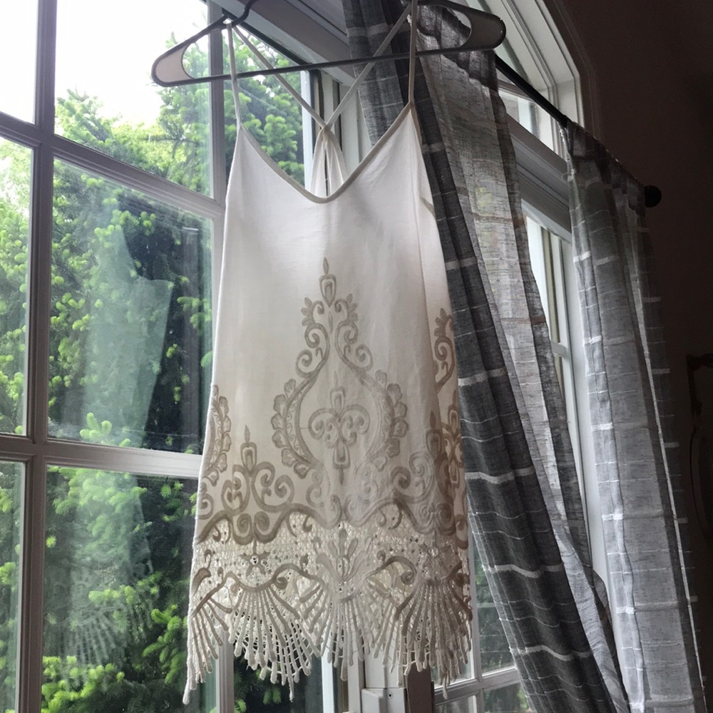 WHITE BEACHY TOP